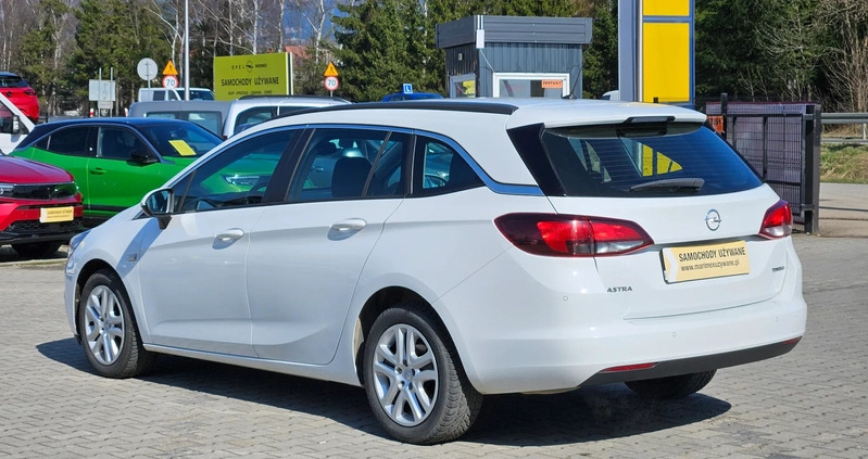 Opel Astra cena 46500 przebieg: 208500, rok produkcji 2017 z Brzeziny małe 211